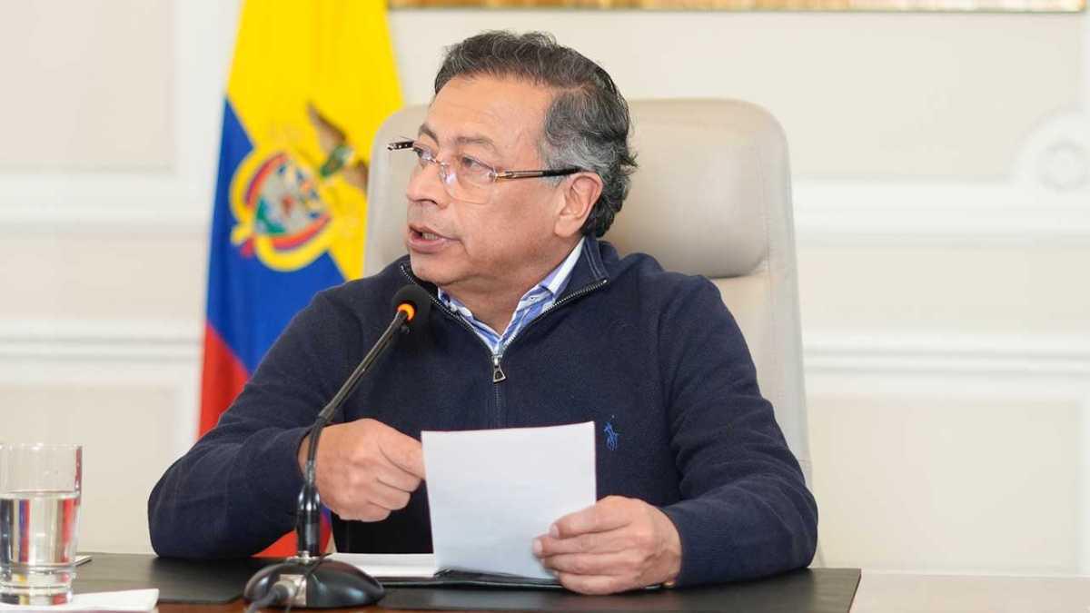 Alerta nacional: Petro denuncia que 62.664 armas están 'perdidas' y 197 empresas de seguridad operan sin control Alerta nacional: Petro denuncia que 62.664 armas están 'perdidas' y 197 empresas de seguridad operan sin control