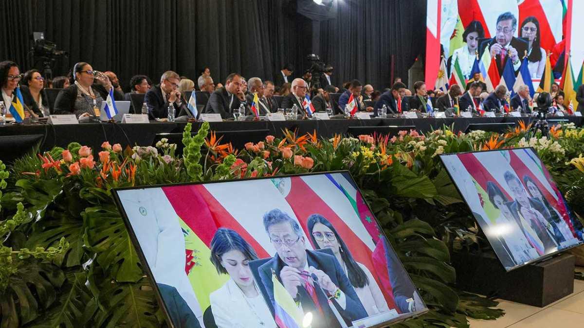Petro en la CELAC: 'Aceptar migrantes encadenados es volver a la época de la esclavitud Petro en la CELAC: 'Aceptar migrantes encadenados es volver a la época de la esclavitud