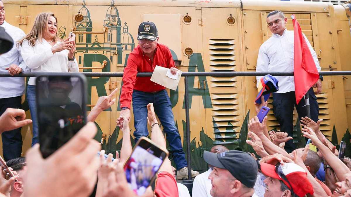 Petro llama a millones a las calles este 1° de mayo: 'El pueblo es el dueño de Colombia'