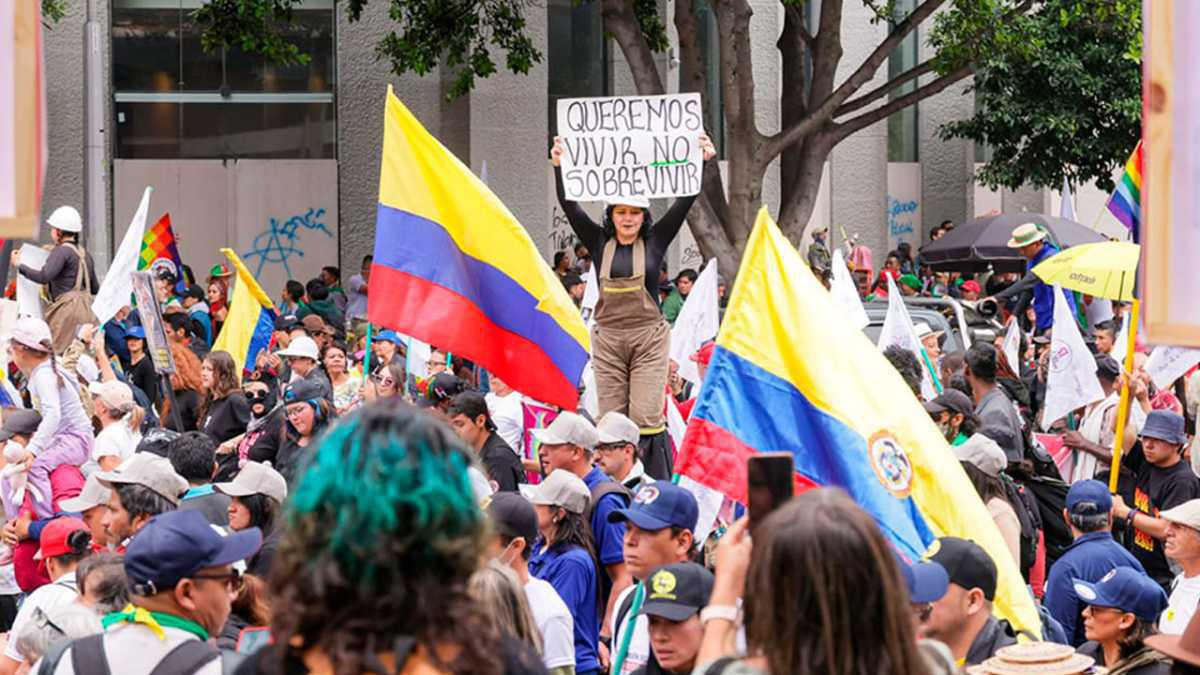 ¡El pueblo habló fuerte! Multitudinarias marchas en todo el país respaldan la Consulta Popular