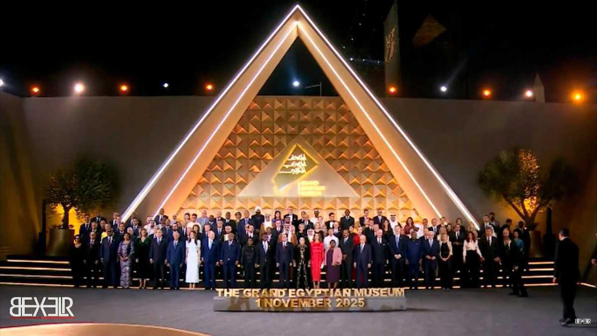 Petro se 'raya' con los faraones: asistió a la inauguración del museo más grande de Egipto