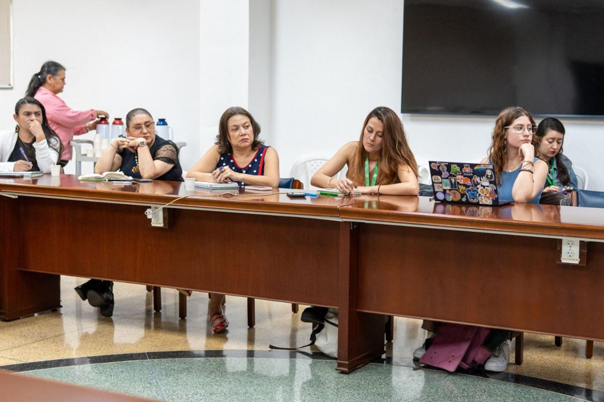 Medellín le declara la guerra a la violencia vicaria: el maltrato que usa a los hijos para dañar a las mujeres Medellín le declara la guerra a la violencia vicaria: el maltrato que usa a los hijos para dañar a las mujeres