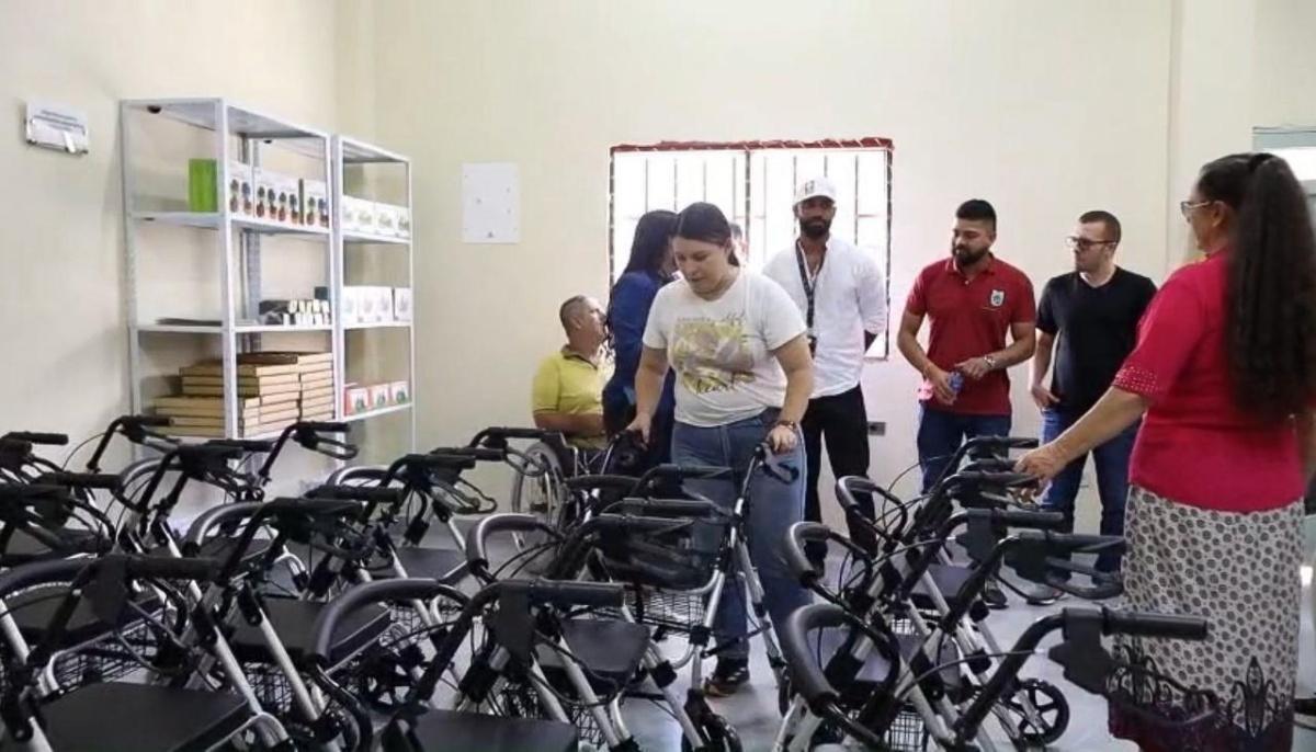 San Carlos estrena banco de ayudas técnicas: 342 dispositivos para personas con discapacidad