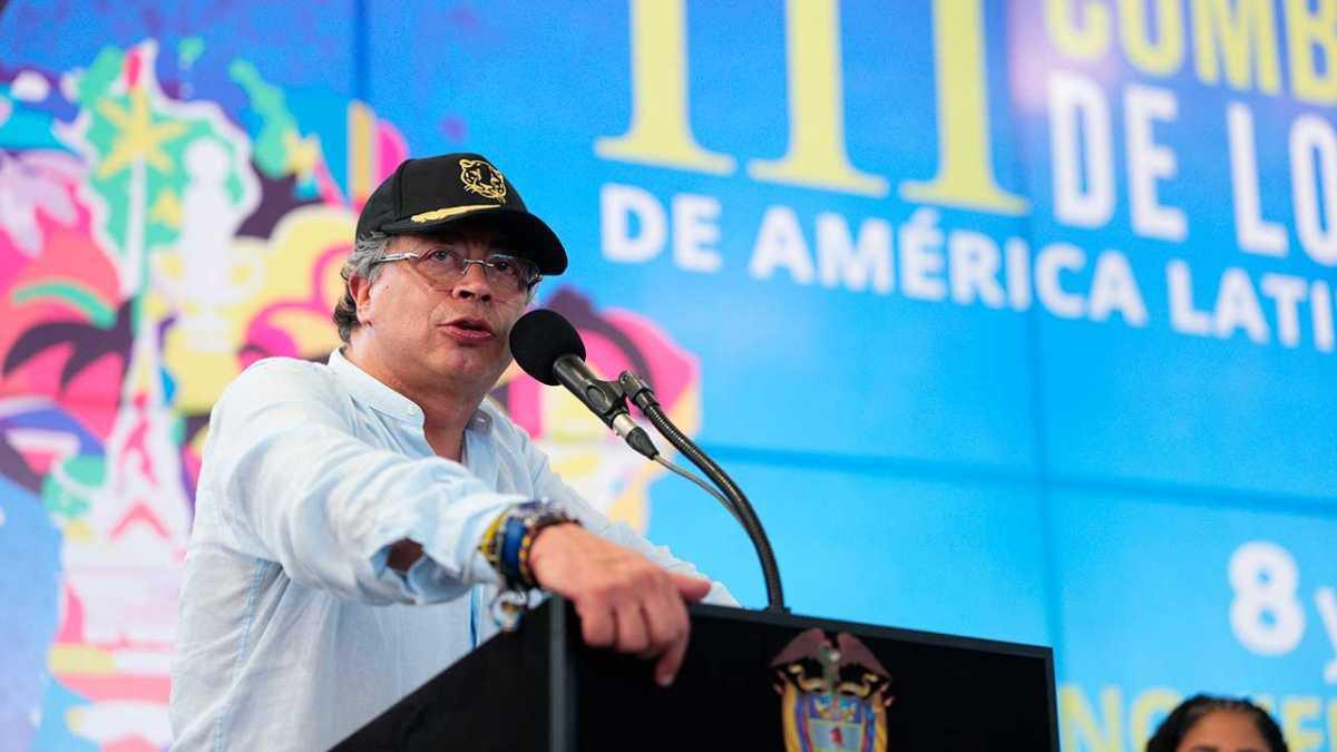 Petro denuncia a EE.UU.: 'Con misiles pagados por sus impuestos están matando pescadores pobres del Caribe Petro denuncia a EE.UU.: 'Con misiles pagados por sus impuestos están matando pescadores pobres del Caribe