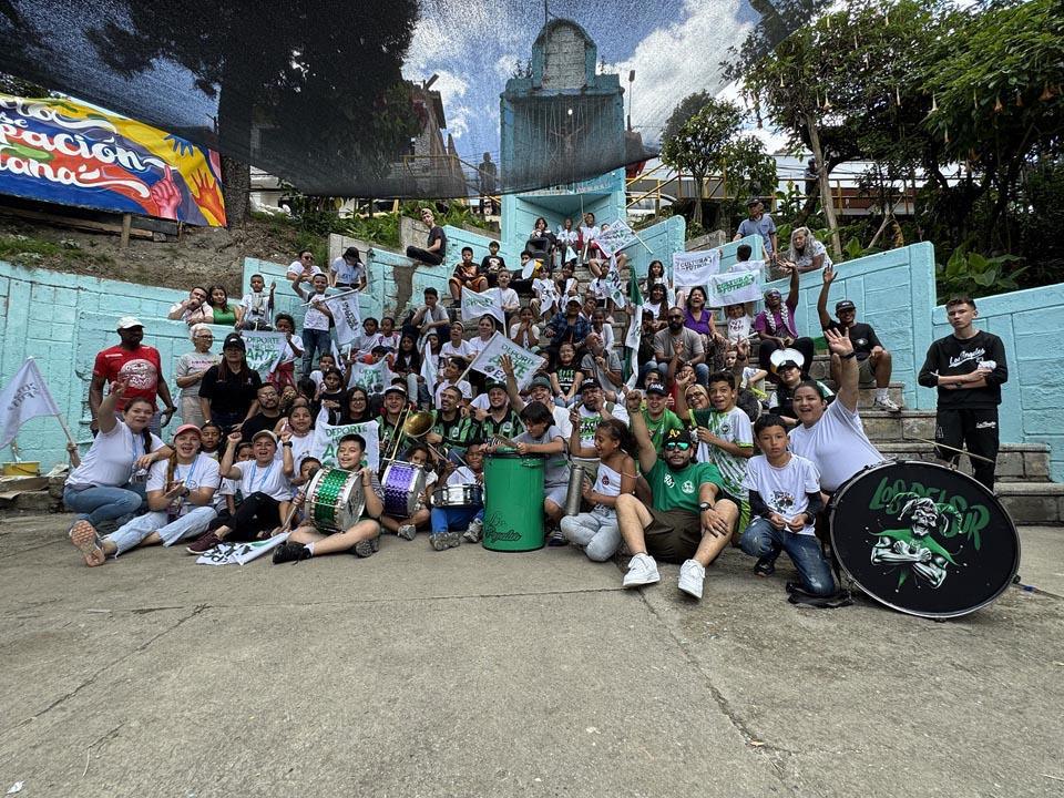 El Barrio Picachito Le Devuelve la Vida al Teatro Libre con Mano de Obra y Corazón