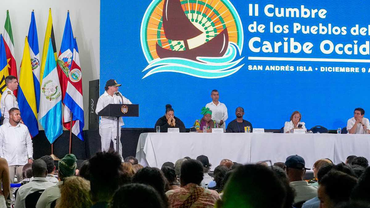 Presidente Petro en San Andrés: Llama a los Pueblos del Caribe a Unirse Contra las "Invasiones Presidente Petro en San Andrés: Llama a los Pueblos del Caribe a Unirse Contra las "Invasiones
