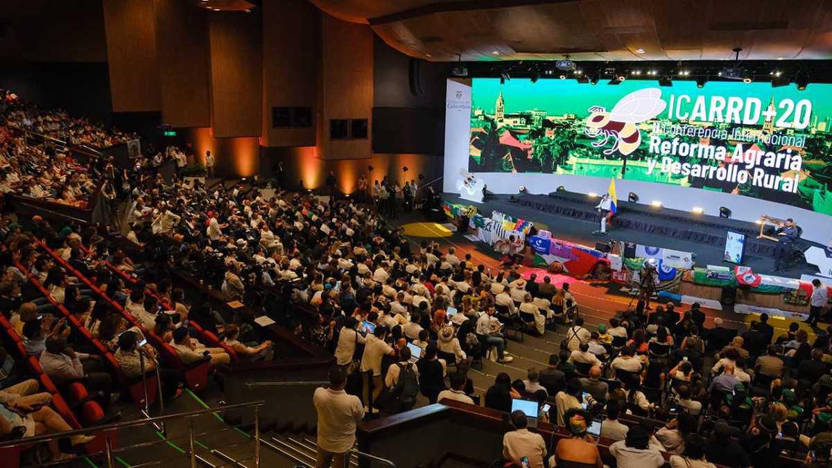 Colombia es Sede de Cumbre Mundial: Presidente Petro Afirma que Reforma Agraria es el Camino a la Paz
