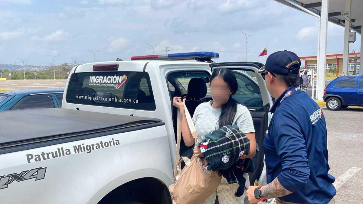 En Pleno El Poblado: Migración Colombia Capturó a Venezolana Buscada por Trata de Personas En Pleno El Poblado: Migración Colombia Capturó a Venezolana Buscada por Trata de Personas