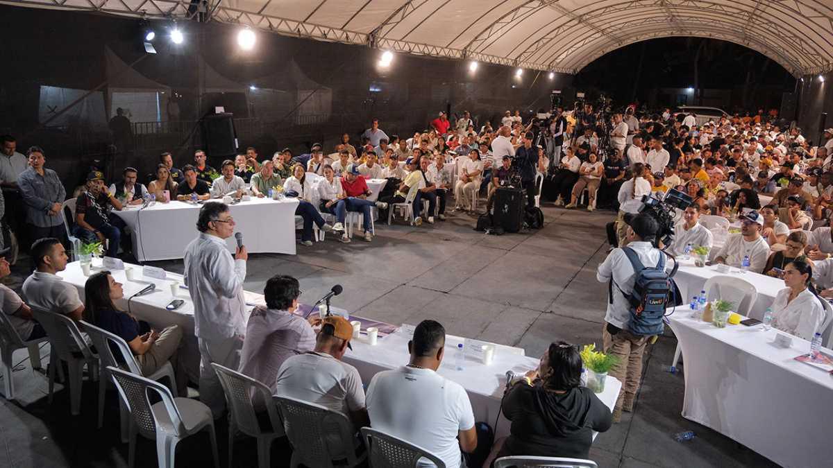 Presidente Petro Ordena Plan de Rescate Urgente para Playas del Magdalena Afectadas por el Cambio Climático