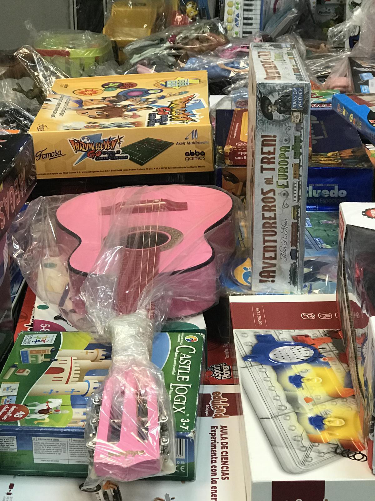 Entrega de juguetes. Entrega de juguetes.