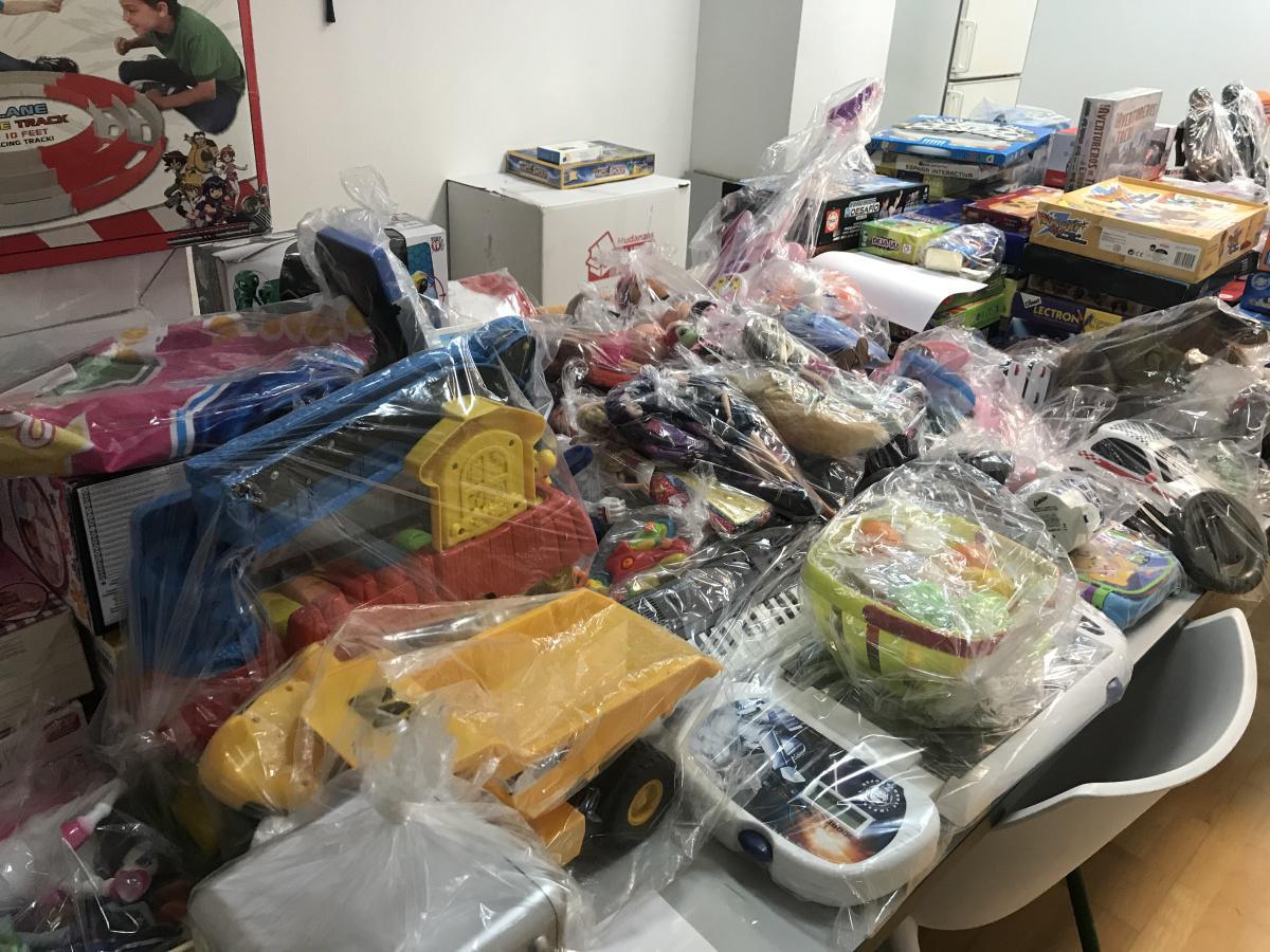 Entrega de juguetes. Entrega de juguetes.