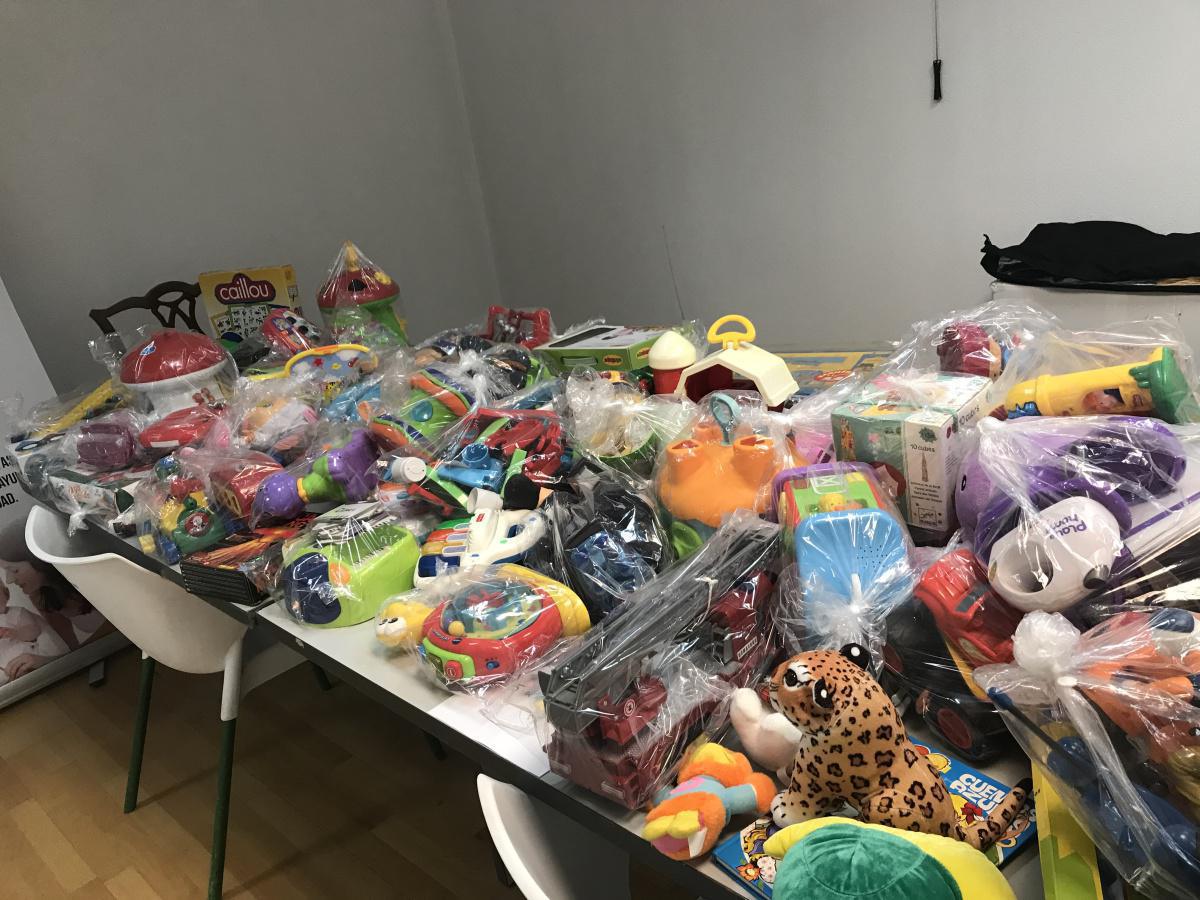 Entrega de juguetes. Entrega de juguetes.