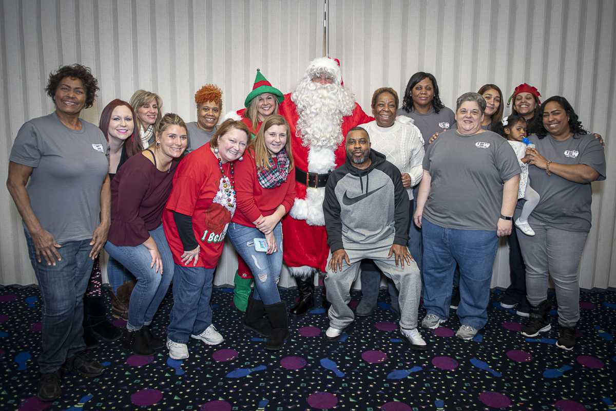 Another Great Children’s Holiday Party from the USW Women of Steel! 