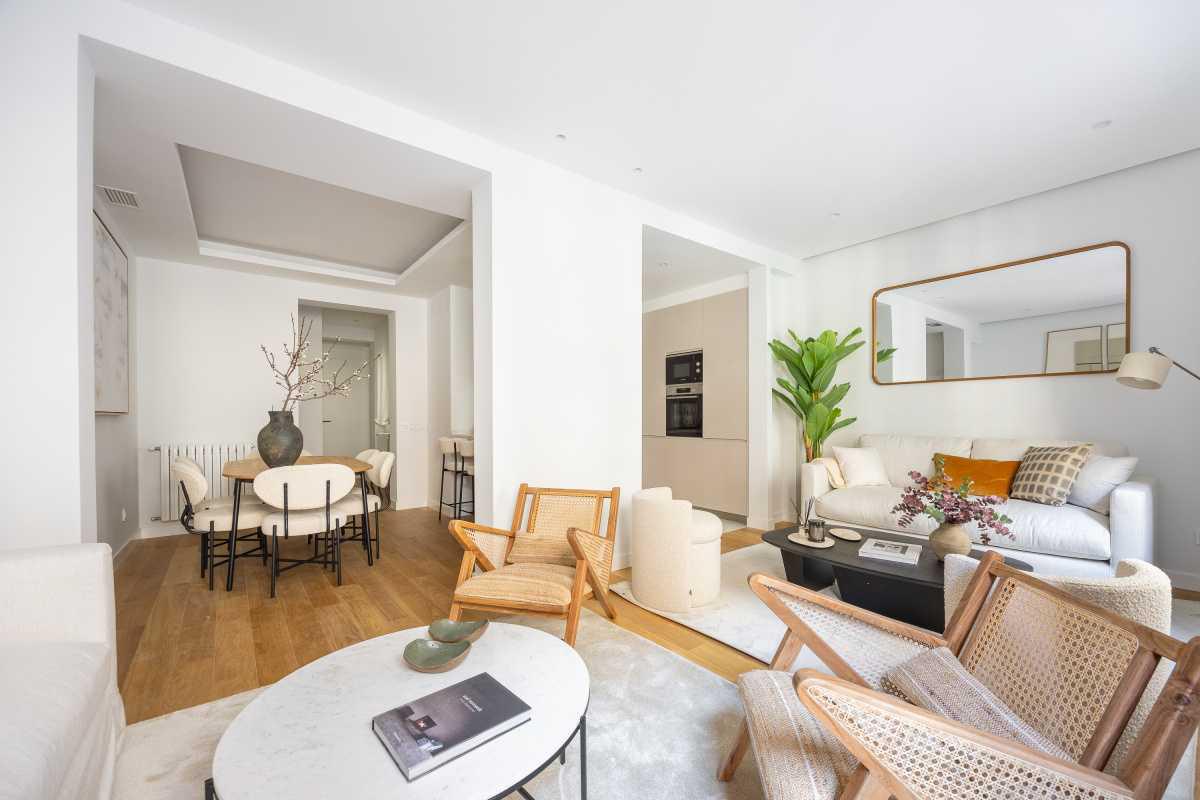 Piso Exclusivo en el Corazón de Jerónimos. Madrid Piso Exclusivo en el Corazón de Jerónimos. Madrid