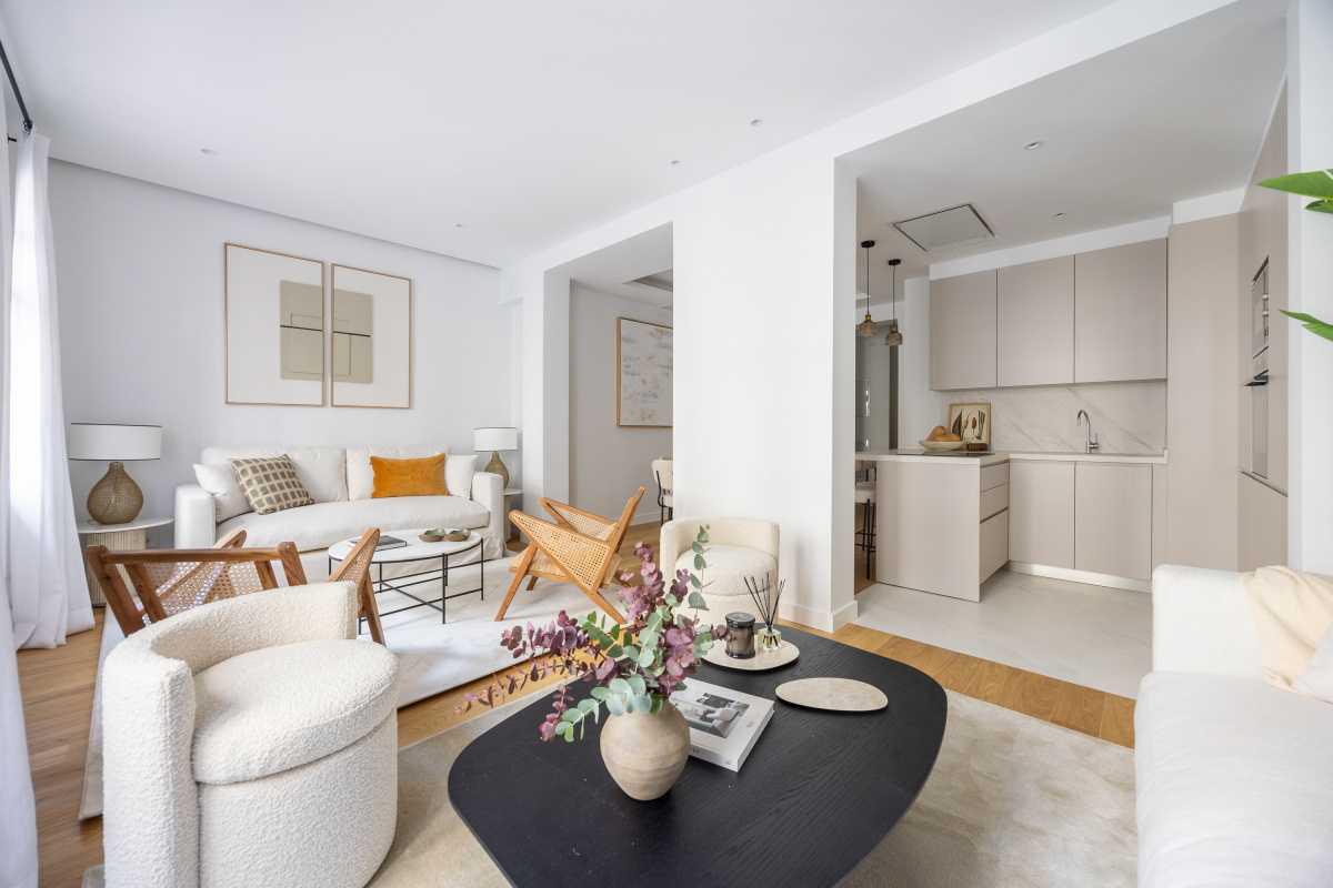 Piso Exclusivo en el Corazón de Jerónimos. Madrid Piso Exclusivo en el Corazón de Jerónimos. Madrid