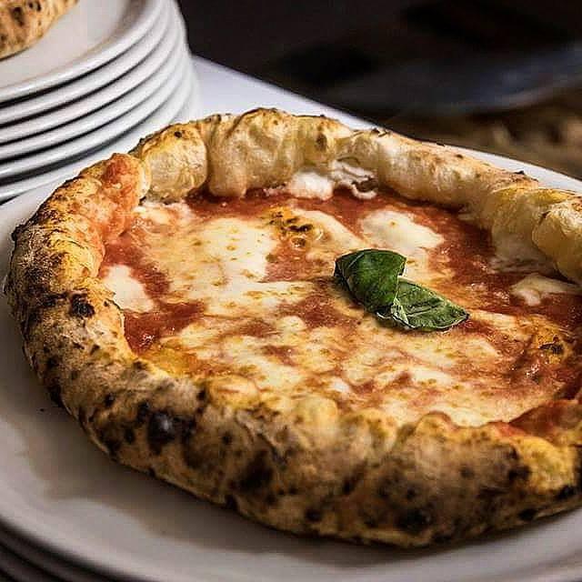 Pizza Vera Napoli del Ristorante Pizzeria Zio Alfonso