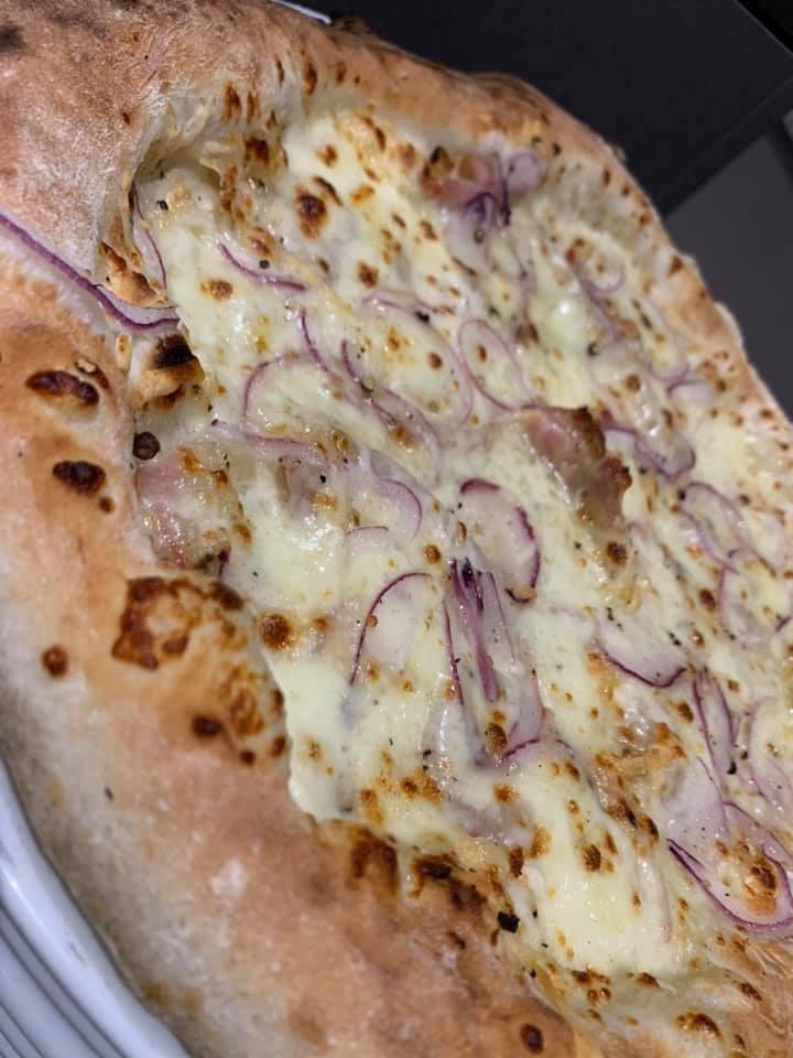 Pizza "La Regina" da Al Cantuccio Ristorante Pizzeria