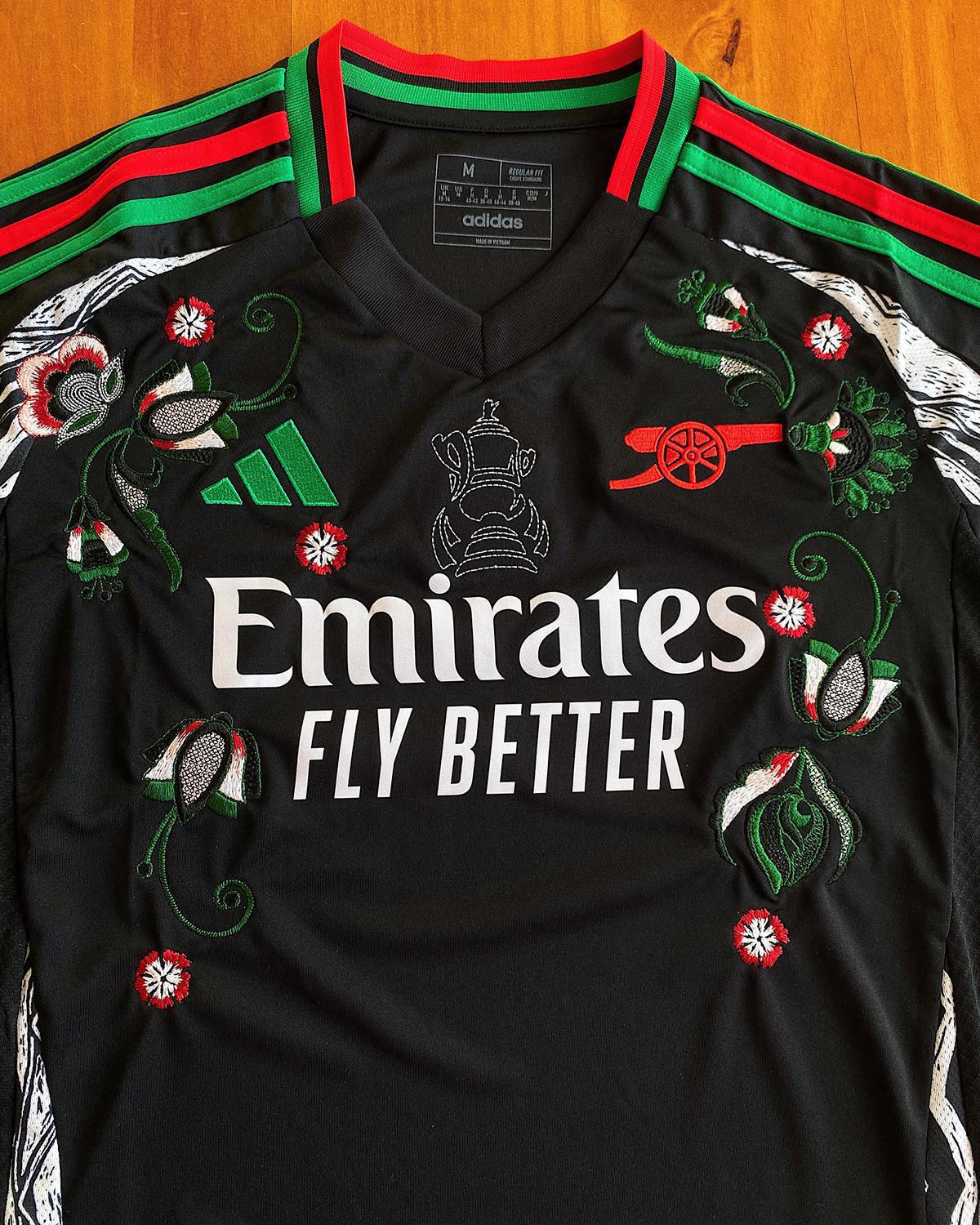 L’artiste Diana Al Shammari sublime les maillots de foot avec des magnifiques broderies L’artiste Diana Al Shammari sublime les maillots de foot avec des magnifiques broderies