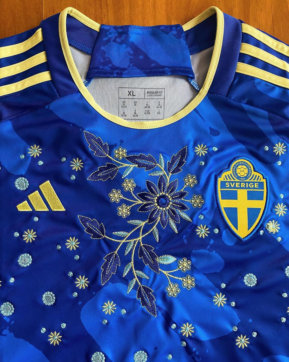 L’artiste Diana Al Shammari sublime les maillots de foot avec des magnifiques broderies L’artiste Diana Al Shammari sublime les maillots de foot avec des magnifiques broderies