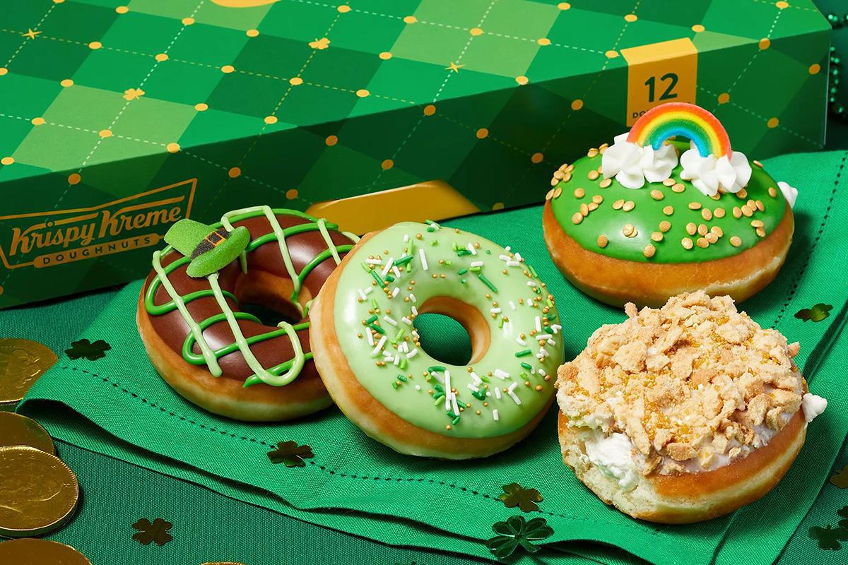 Krispy Kreme dévoile une collection de donuts très colorés pour la Saint-Patrick Krispy Kreme dévoile une collection de donuts très colorés pour la Saint-Patrick