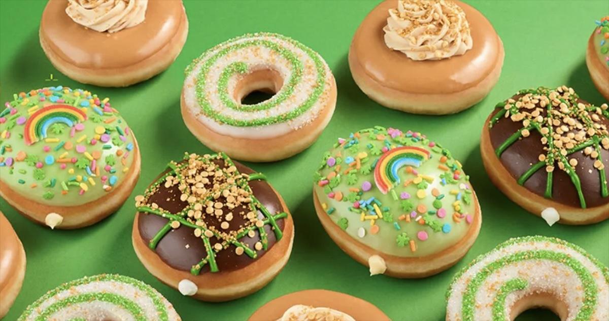 Krispy Kreme dévoile une collection de donuts très colorés pour la Saint-Patrick Krispy Kreme dévoile une collection de donuts très colorés pour la Saint-Patrick