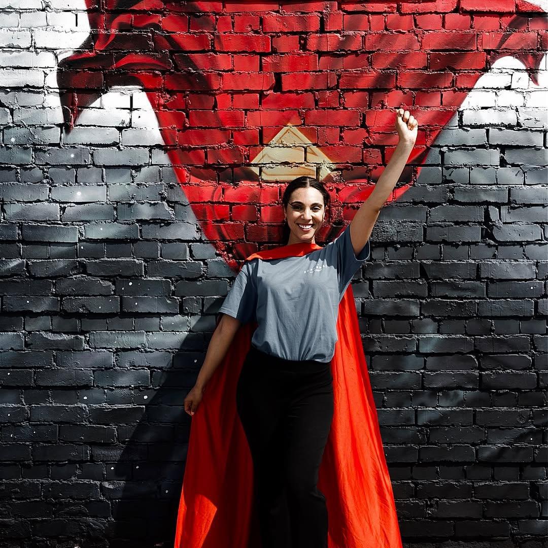 Warner dévoile une fresque street art qui vous met dans la peau de Superman