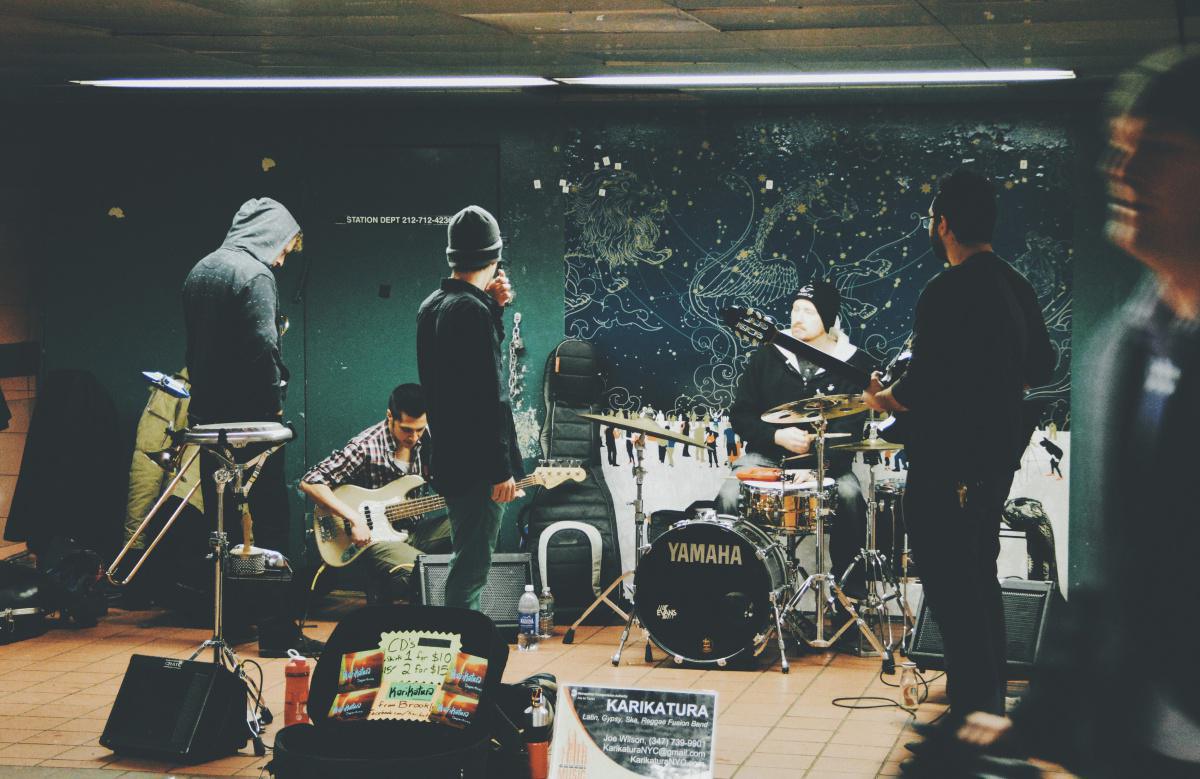 Revolutionizing Education: The Digital Classroom's Promise Revolutionizing Education: The Digital Classroom's Promise