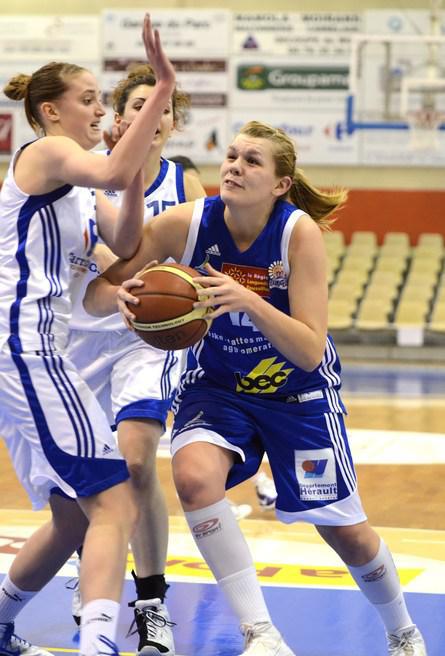 Justine en force mais Justine majuscule ce samedi: double-double avec 17 points et 13 rebonds!