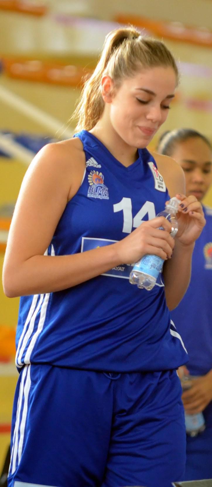Elisa CAUVI: 13 points et le sourire ce soir. Les matchs se suivent et ne se ressemblent pas