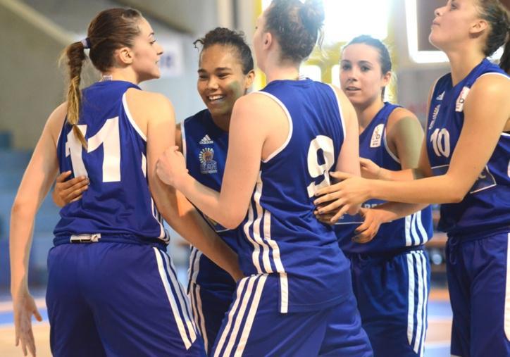 La qualification non, ou pas encore. Mais une belle victoire pour espérer. N'est-ce pas Océane SINAMALE et ses copines?