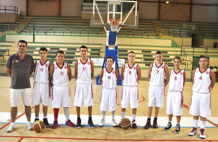 Les U15 de Castelnau et leur coach Laurent BIZET