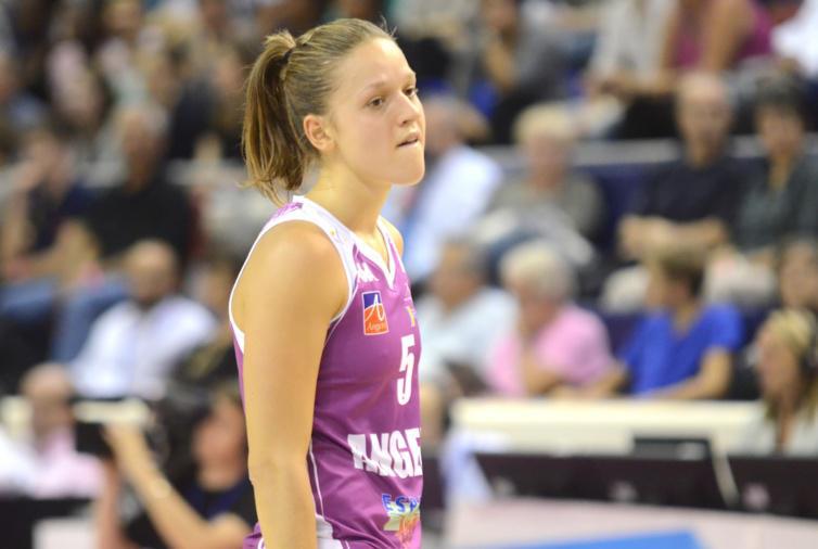 La rencontre contre Bourges (43-83) a laissé Camille AUBERT perplexe. Qu'en sera t'il samedi soir?
