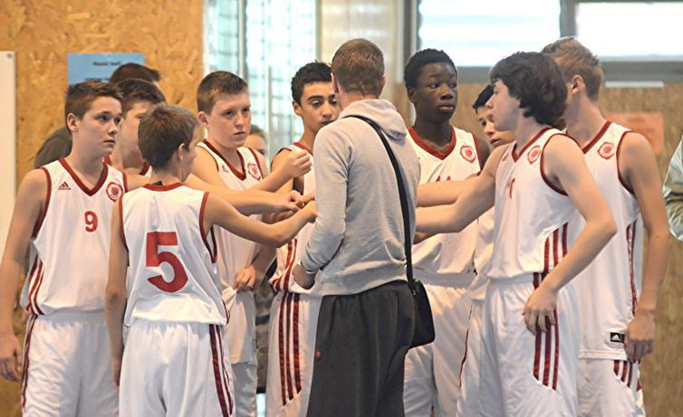 Le groupe de Castelnau et leur coach d'un jour, Joffrey GROSSE