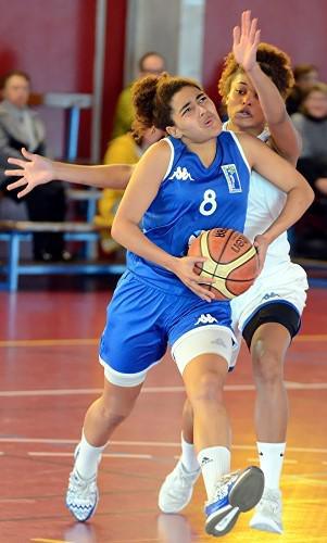 Charlène AUCAGOS passe ici en revue Inès LEBLANC : 17 points au final et la victoire pour Basket Landes