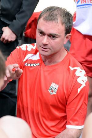 Johann BEAUNE donne ses consignes lors d'un temps-mort