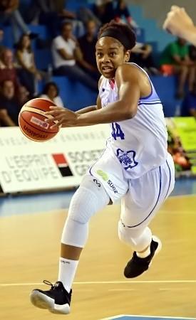 Courtney HURT à l'attaque : 20 points et 9 rebonds
