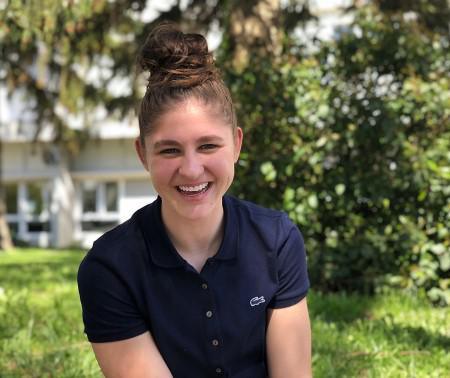 Meg PEDROSO, tout sourire