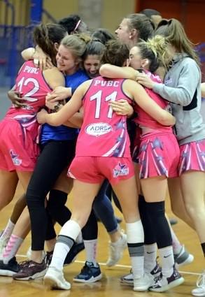 Scène de liesse chez les voironnaises qui l'emportent au terme d'un match incroyable