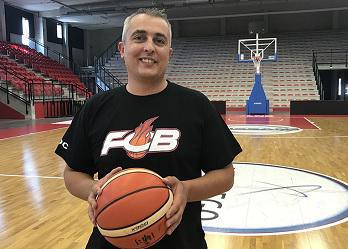 Pierre DAVENEL, ici lors de son arrivée aux Flammes Carolo (photo : flammesbasketcarolo.net)
