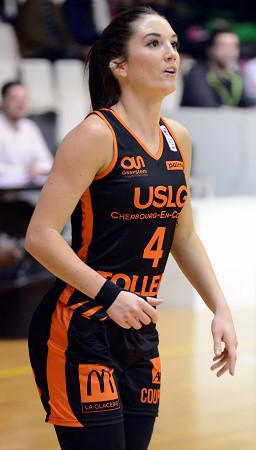 Aline DUMONT, ici à Toulouse