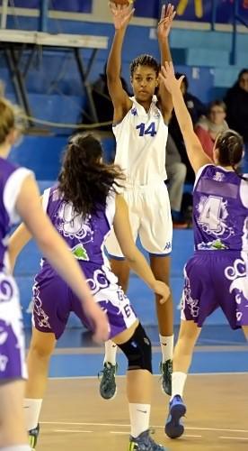 Marina EWODO, 10 points dans le premier quart et encore un bon match