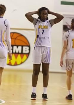 Sur le buzzer, Myriam TRAORE réalise sans doute que le BLMA vient de laisser passer sa chance