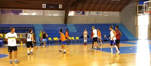 6 joueuses pros et 6 U18 à l'entrapinement mardi dernier