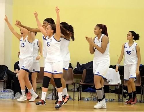 Le "5" de départ, sur le banc lors des dernières secondes, peut exulter : le BLMA rencontrera Lyon en finale U18 !