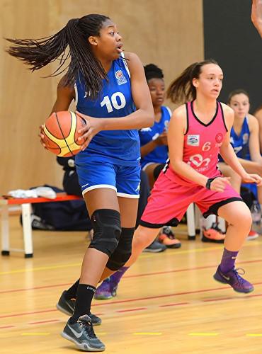 Myriam DJEKOUNDADE en action, ici contre Toulouse