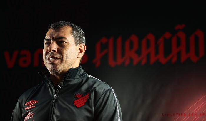 Athletico Paranaense: Após goleada sofrida na Libertadores, Fábio Carille é demitido - Joga10 News