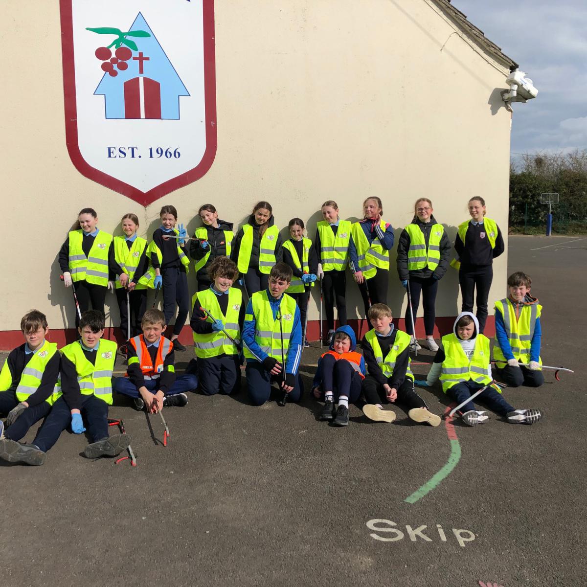  Sixth Class working hard in Team Limerick clean-Up!