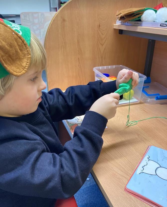 Christmas Aistear Day 3- Playdough