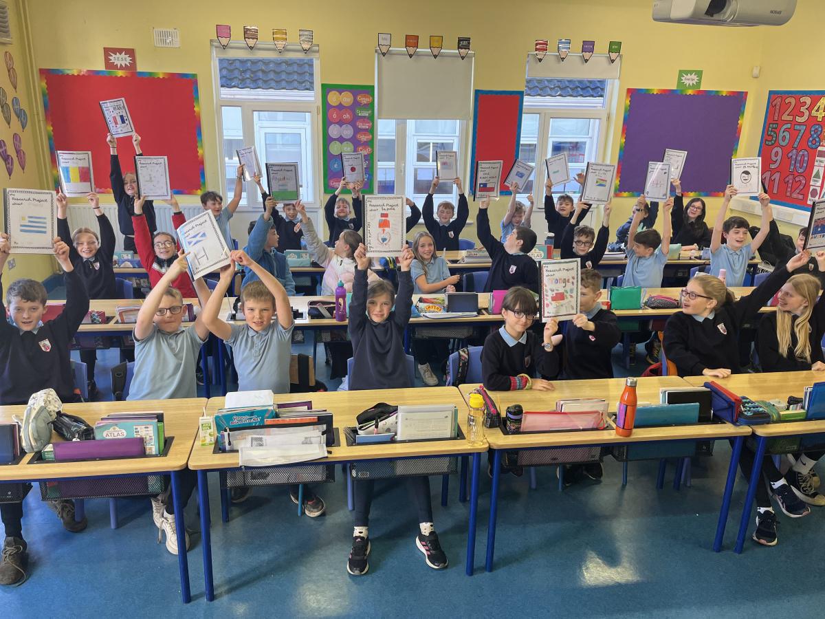 Proud Authors 🌍 