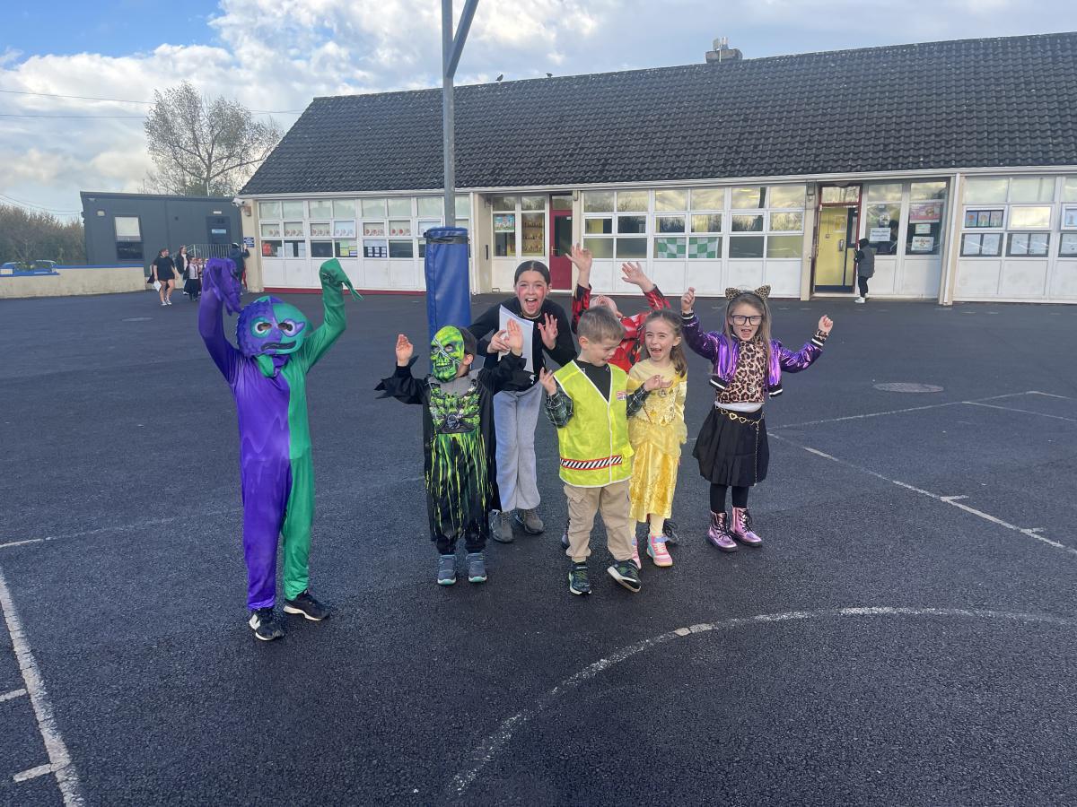 P.E.: Halloween Games and a Scavenger Hunt!🎃👻